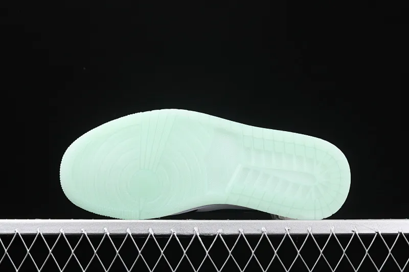 All categories Air Jordan Jordan series basketball shoes Air Jordan 1 Mid Air Jordan 1 Mid AJ1 Joe 1 black and white color luminous starry mid-top BQ6931-103
